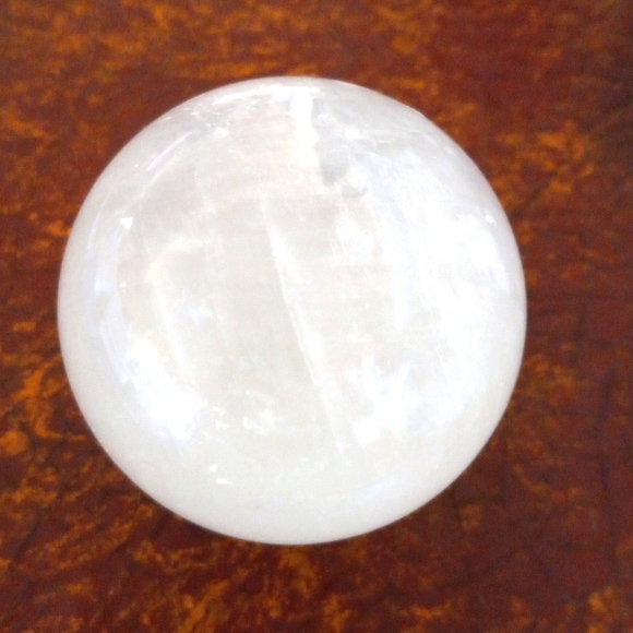 Beautiful clear crystal sphere. - Picture 5 of 11